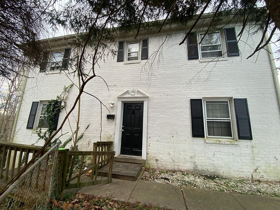 1st image of 530 Olde Greenwich Cir