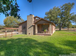 1390 Austin Rd, Luling, TX 78648