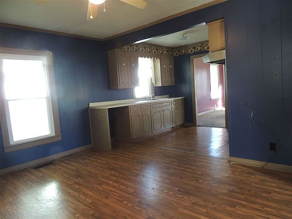 4th image of 421 Victory Ave