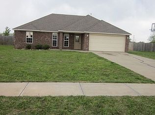 1302 Ash Ct, Pea Ridge, AR 72751