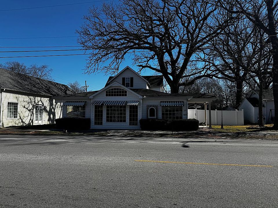 1st image of 1204 Grand Ave