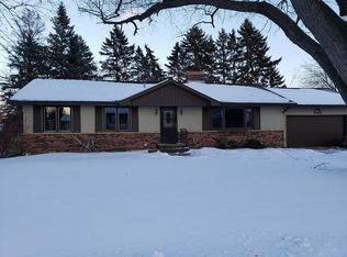 1203 Highview Dr, New Brighton, MN 55112