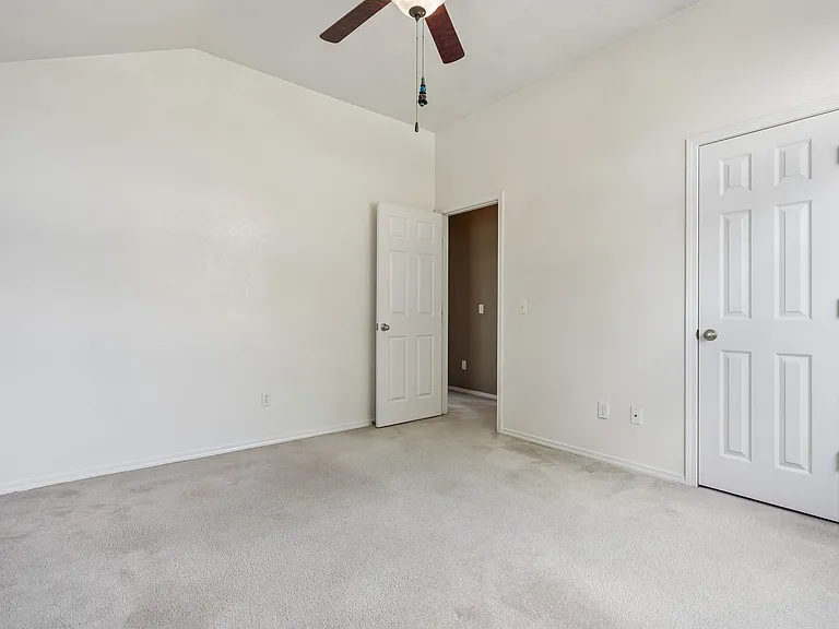 1708 Creekside Ct — Photo 34