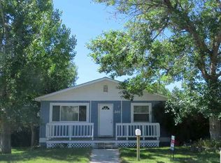 201 Sunset Ave, Thermopolis, WY 82443