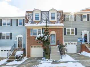 8591 Raglan Rd, Vienna, VA 22182