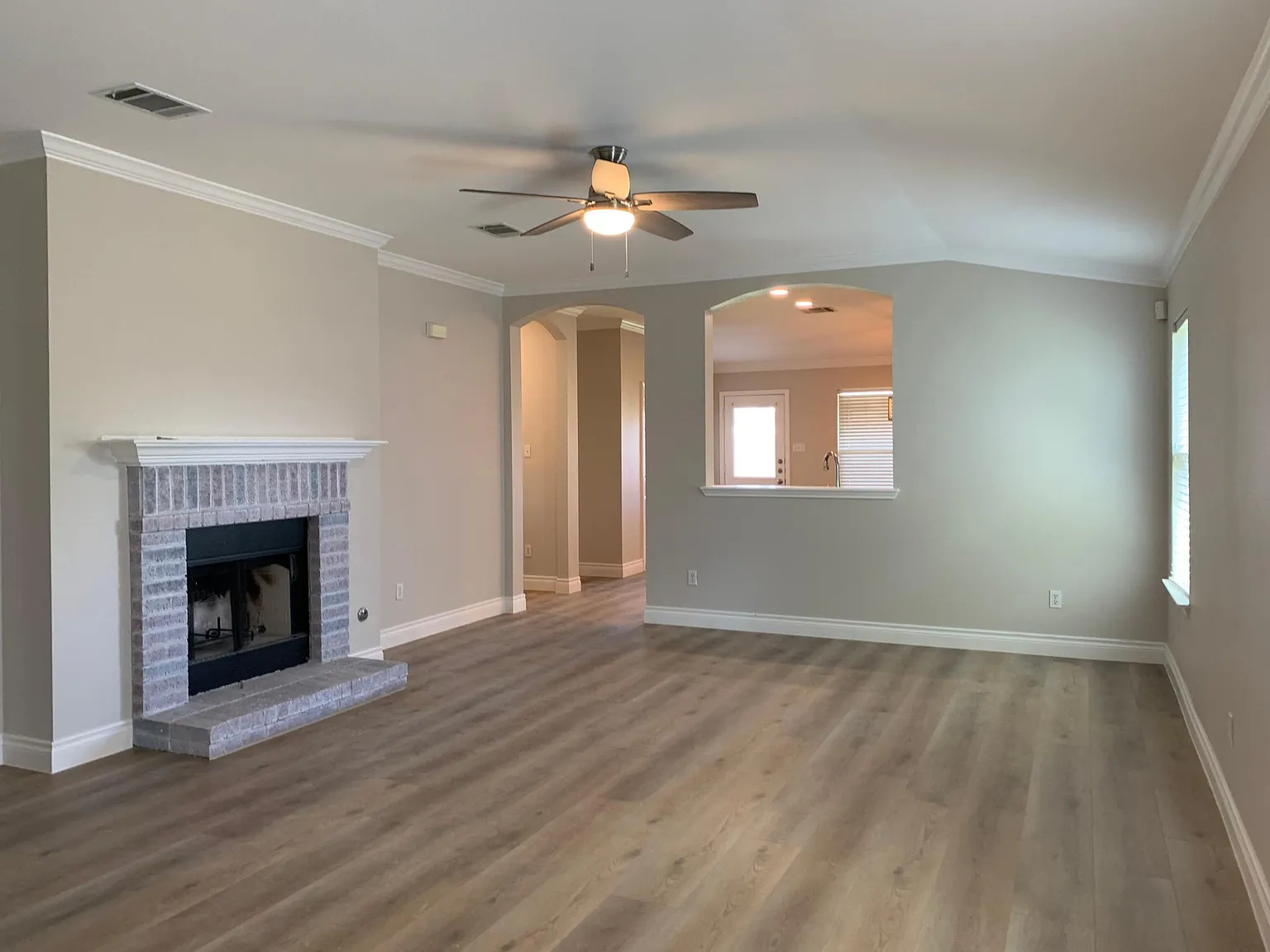 3 bed, 1722 sqft, $1,995 — Photo 3