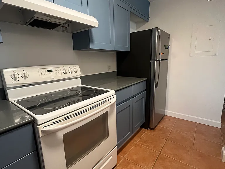 2625 Highland Ave S #606 — Photo 3