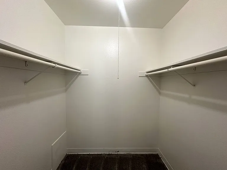 330 W Acacia Street — Photo 31