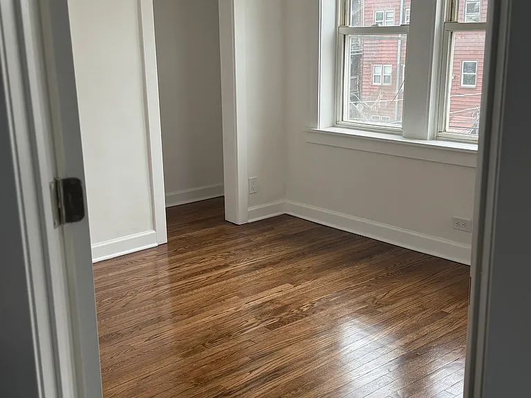 7931 S Eberhart Ave #3 — Photo 12