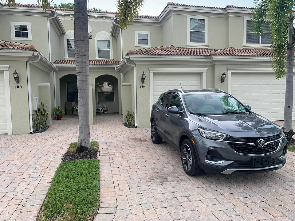 1455 Mariposa Cir #104