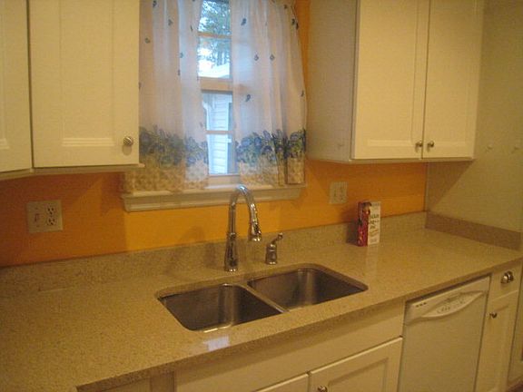 5th image of 152 Griswood Dr
