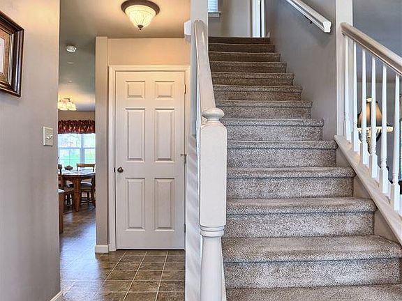 3rd image of 191 Martel Cir