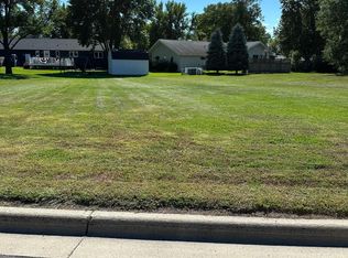 516 Northwood Dr, Redwood Falls, MN 56283
