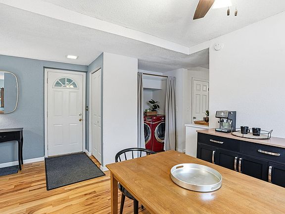 3rd image of 454 Michigan St