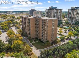 16400 N Park Dr APT 600, Southfield, MI 48075