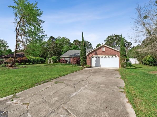 81 Retreat Pl, Woodbine, GA 31569