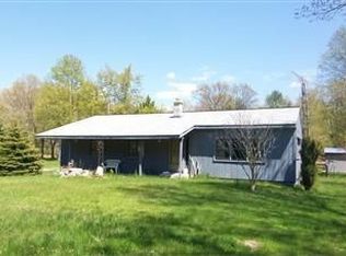 18720 144th Ave, Spring Lake, MI 49456