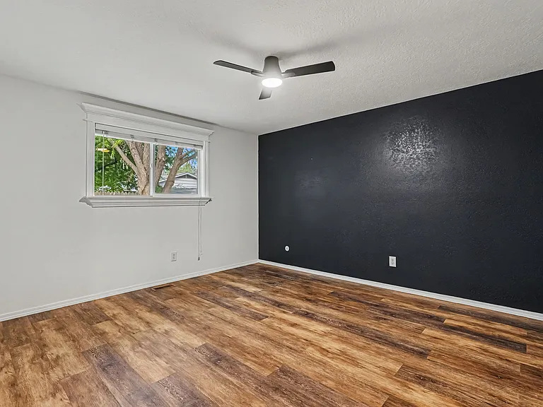 2115 N Courtney Dr — Photo 15