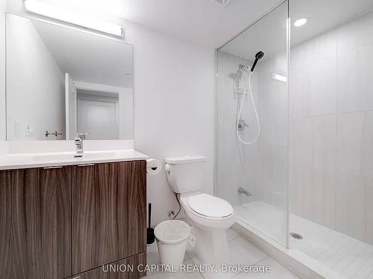 225 Village Green Sq #2010 — Photo 13