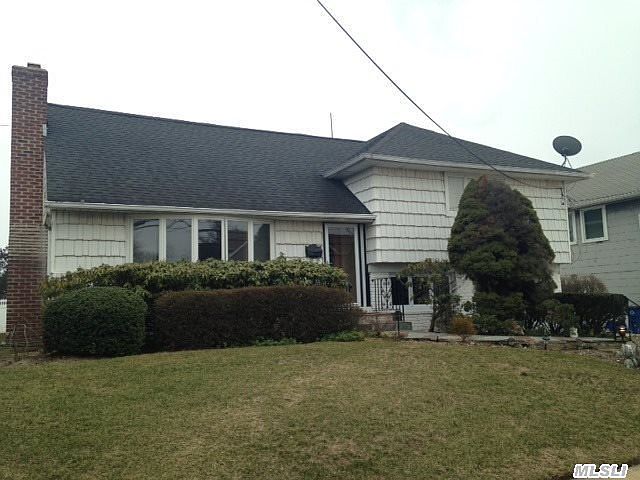1st image of 203 W Waukena Ave