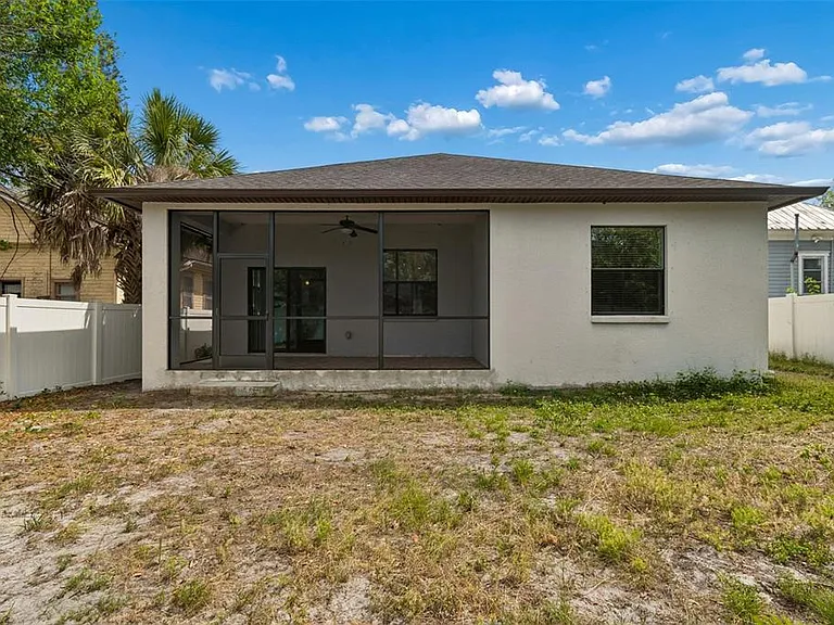2311 W Aileen St — Photo 32