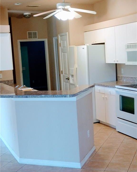 2nd image of 19999 Lake Vista Cir #7B