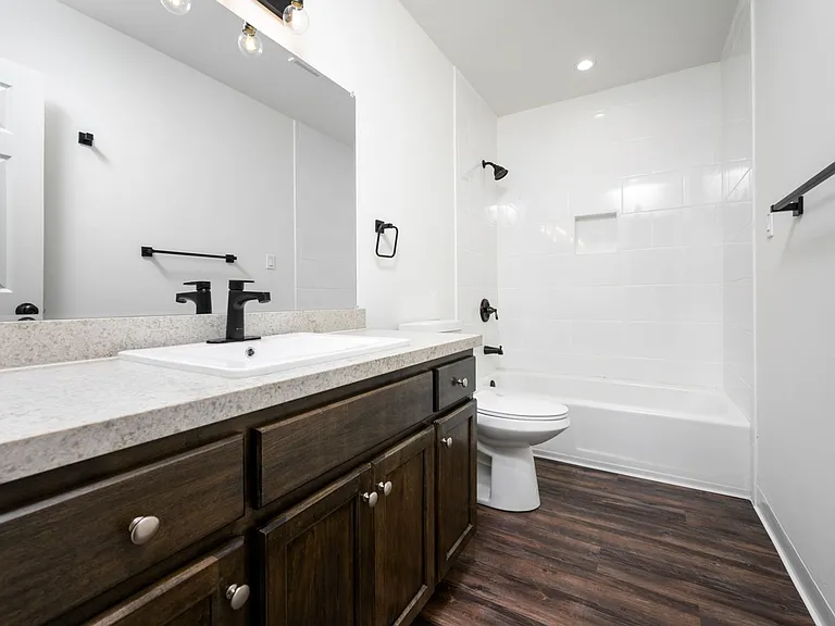 Greentree Fountain Apartments — Photo 24