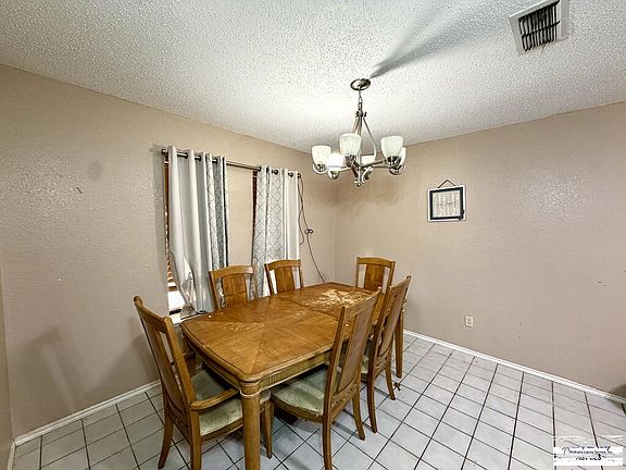 3rd image of 410 Chula Vista Dr