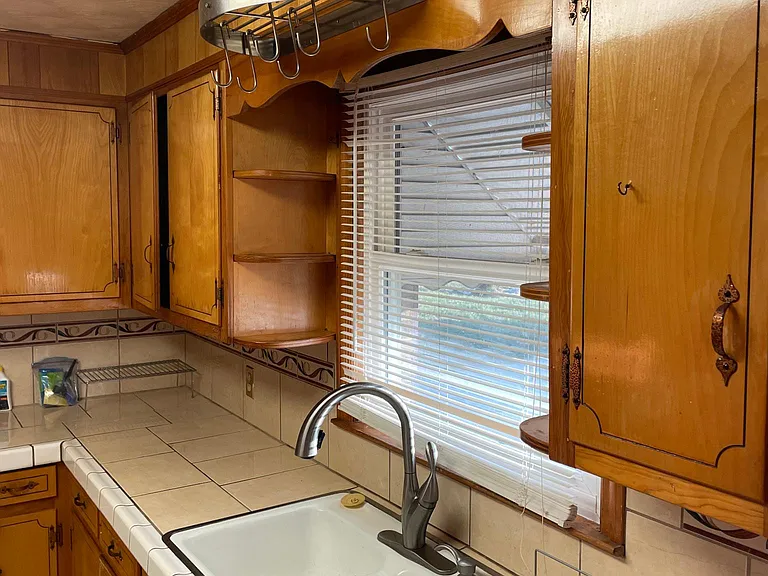 606 Doe St — Photo 18