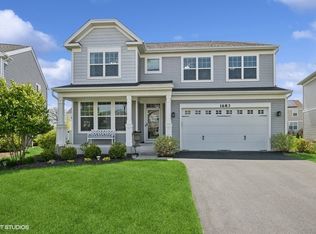 1683 Rockefeller Dr, Mundelein, IL 60060