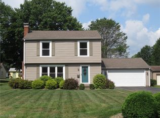 154 Hood Dr, Canfield, OH