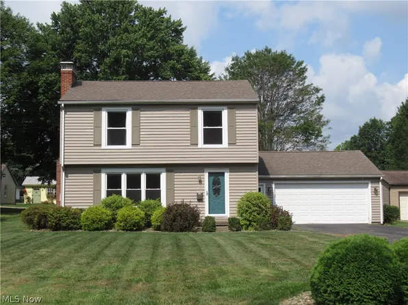 154 Hood Dr, Canfield, OH 44406