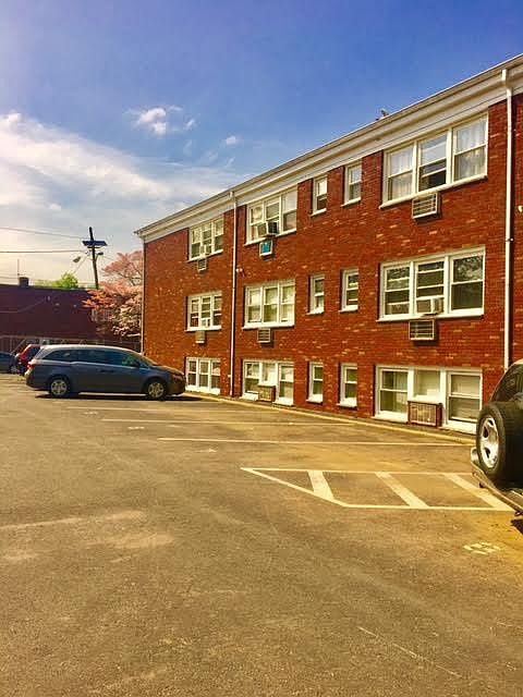 2nd image of 1401 Doremus Pl APT C4