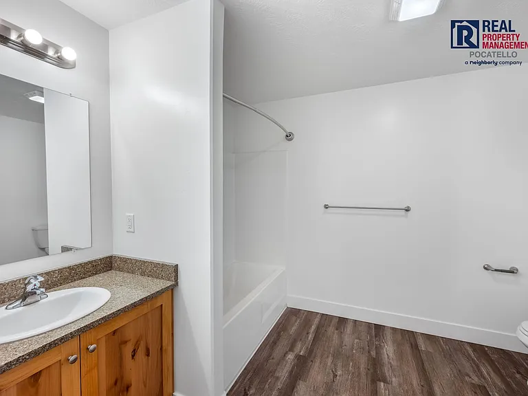 251 W Linden Ave #10 — Photo 9