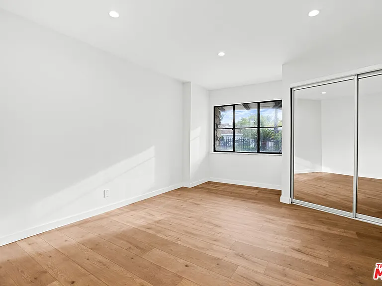 2254 Stradella Rd — Photo 21