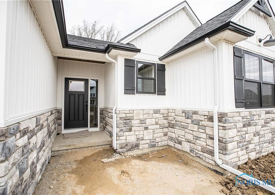 1st image of 108 Valley Hall Dr