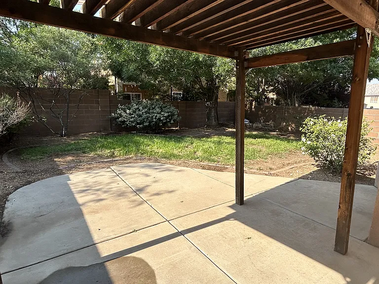 7224 Boxwood Ave NE — Photo 18