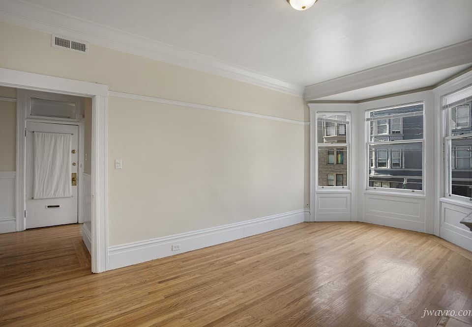 1st image of 608 Ashbury St