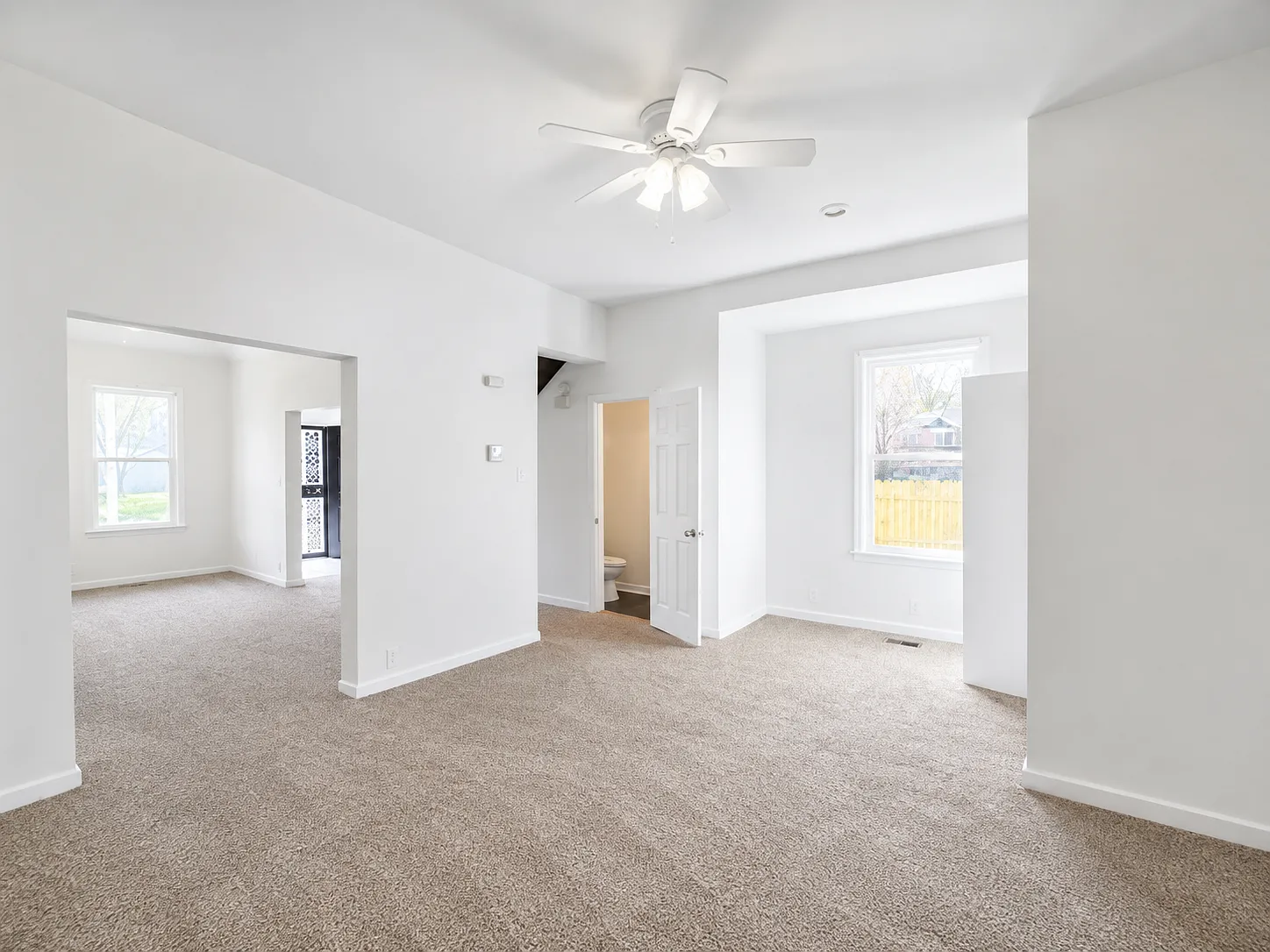 2 bed, 1.5 bath, 1136 sqft, $1,599 — Photo 2
