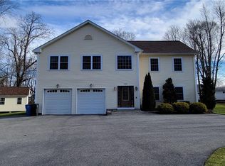 1414 Phenix Ave, Cranston, RI 02921