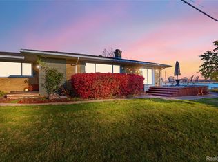 2798 River Rd, Marysville, MI 48040