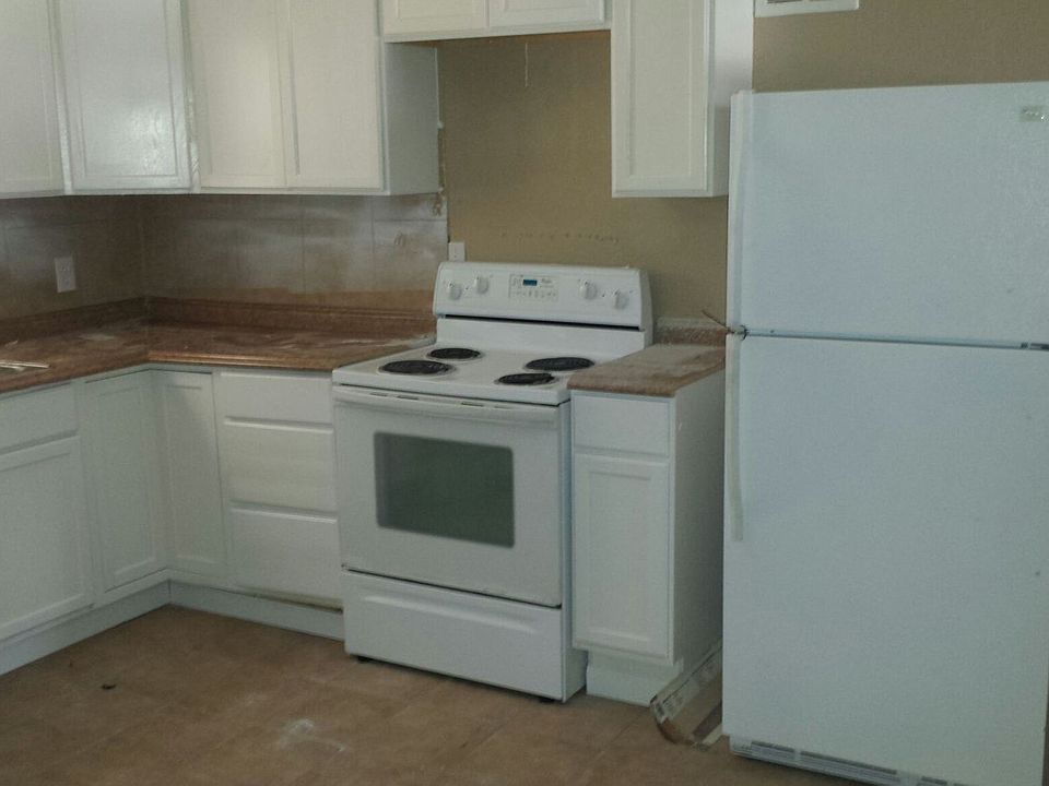 1st image of 10605 Eastern Ave