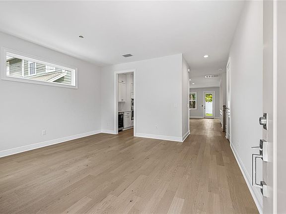 4th image of 3905 W Tacon St