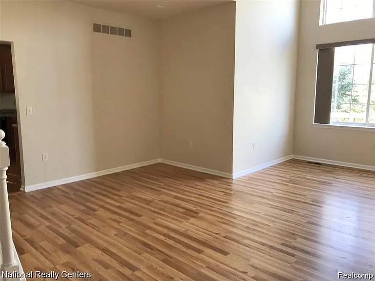 41876 Yeats Dr — Photo 5