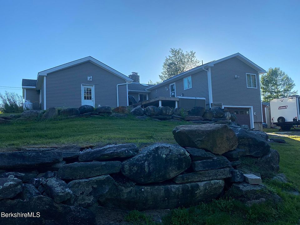 1st image of 554 Main St
