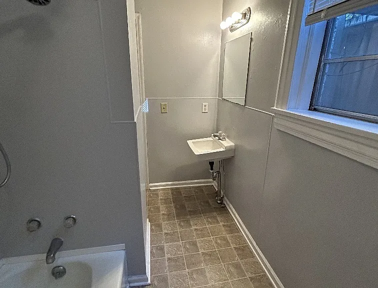 356 Savannah Ave #3 — Photo 11