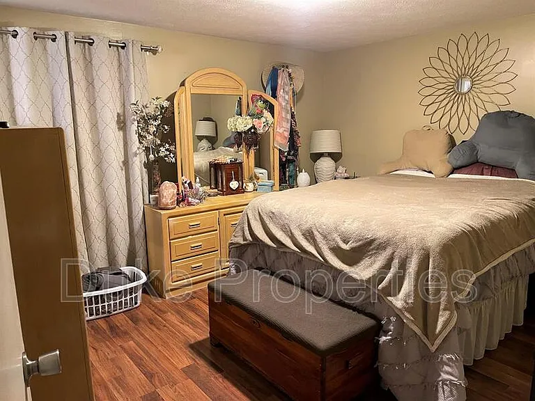 6 Bishopgate Dr #1 — Photo 9