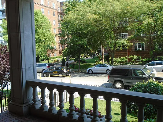 Rented by 18 REALTY | media 10