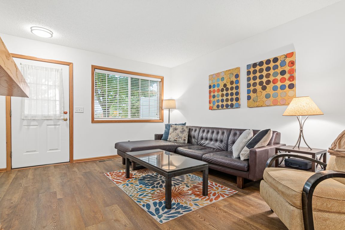 next background image