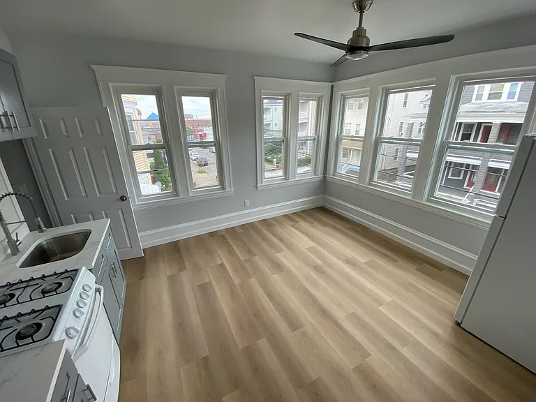 131 Deane St #2S — Photo 15